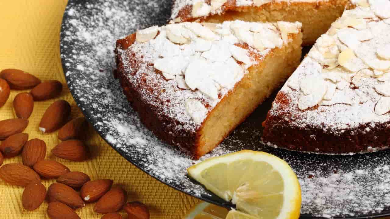 Torta caprese al limone