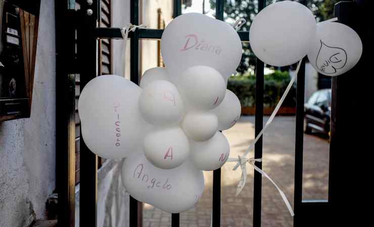 Palloncini fuori dall'abitazione