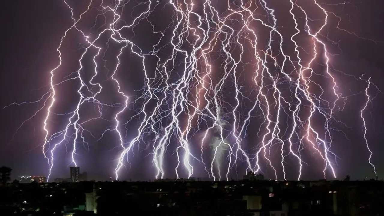 Tempesta di fulmini a Calcutta