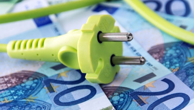 Risparmio elettricità, e banconote in euro