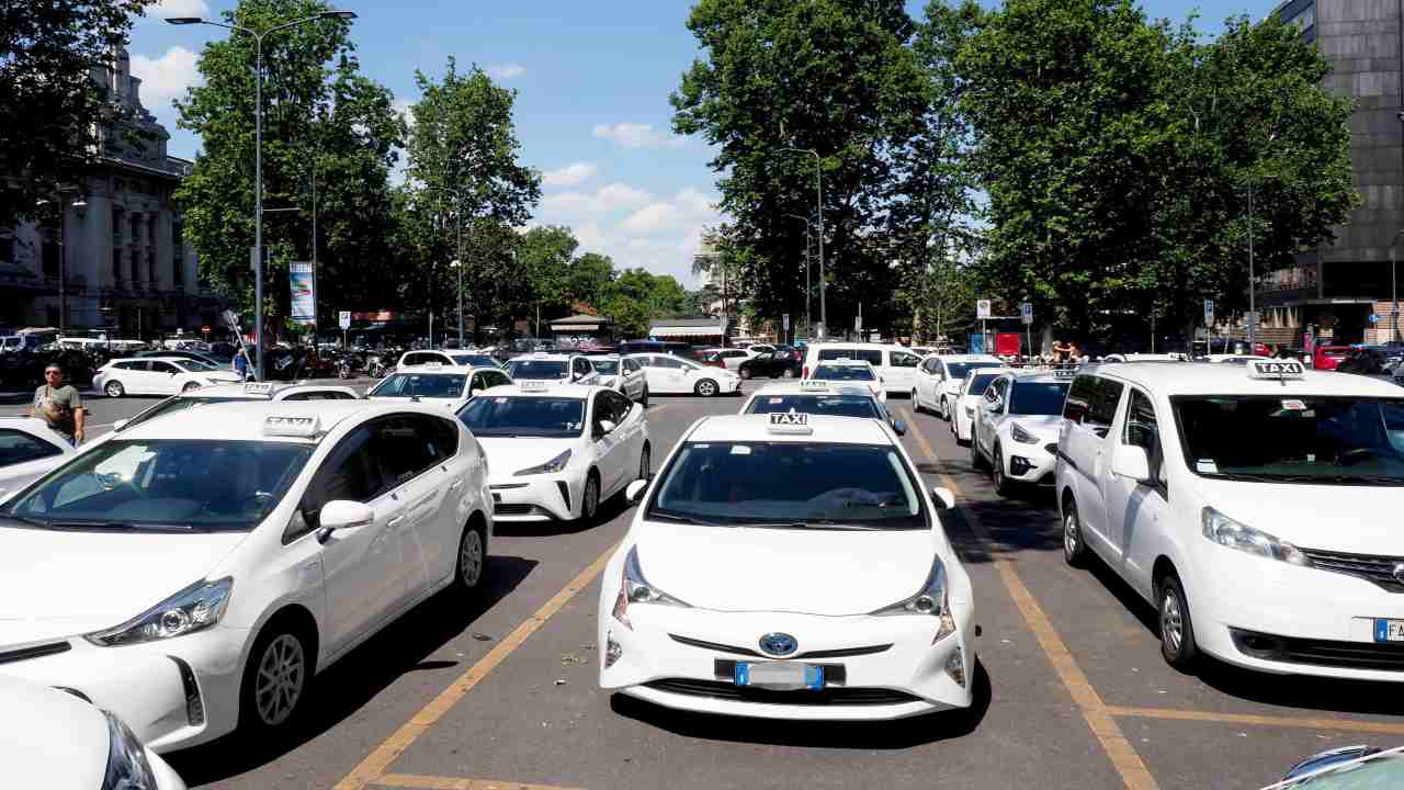 taxi sciopero totale milano