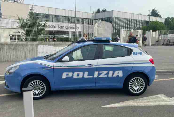 La polizia davanti al San Gerardo