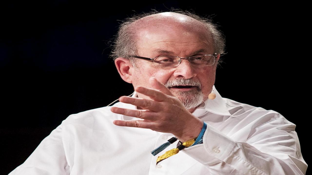 Lo scrittore Salman Rushdie 