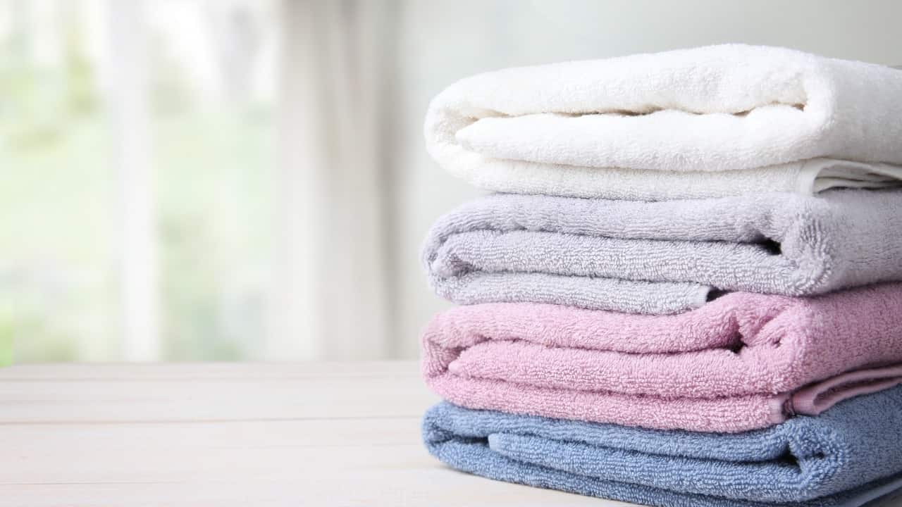 Asciugamani puliti piegati