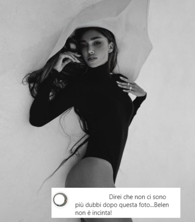 Belen: la foto che rivela i dubbi sulla gravidanza