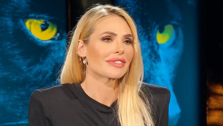 Ilary Blasi tradita dal suo amico