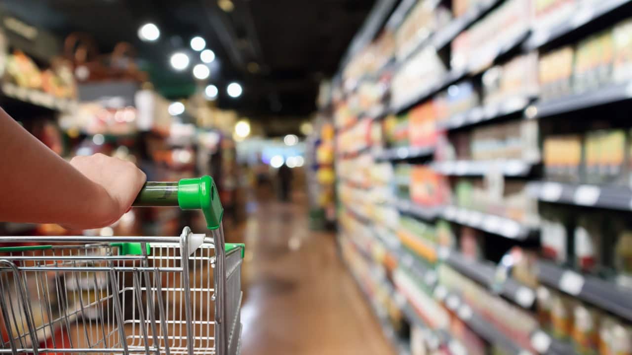 Carrello della spesa al supermercato