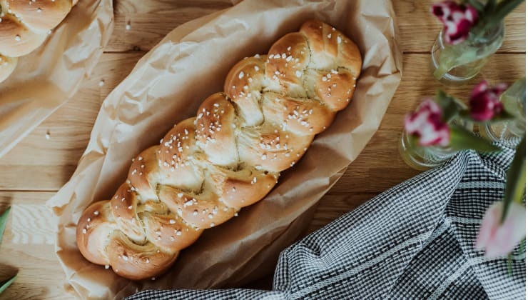 Pane intrecciato, appena sfornato 