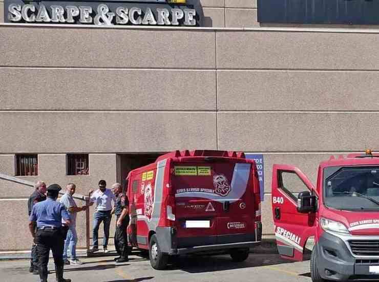 Forze dell'ordine fuori al centro commerciale