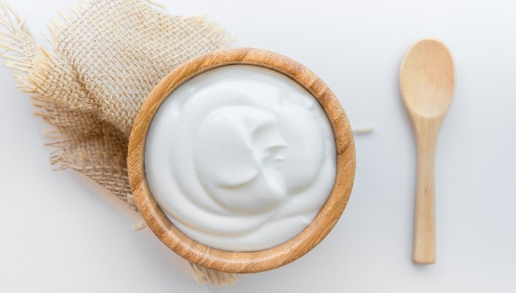 Ciotola con yogurt