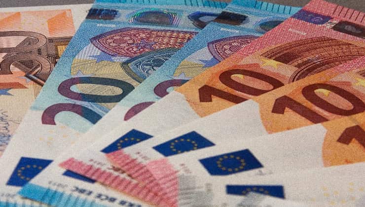 Monete, euro in banconote