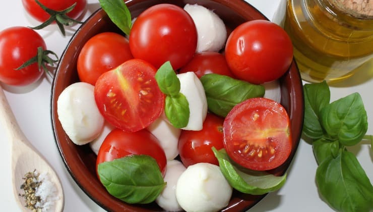 Pomodoro, basilico e mozzarella -